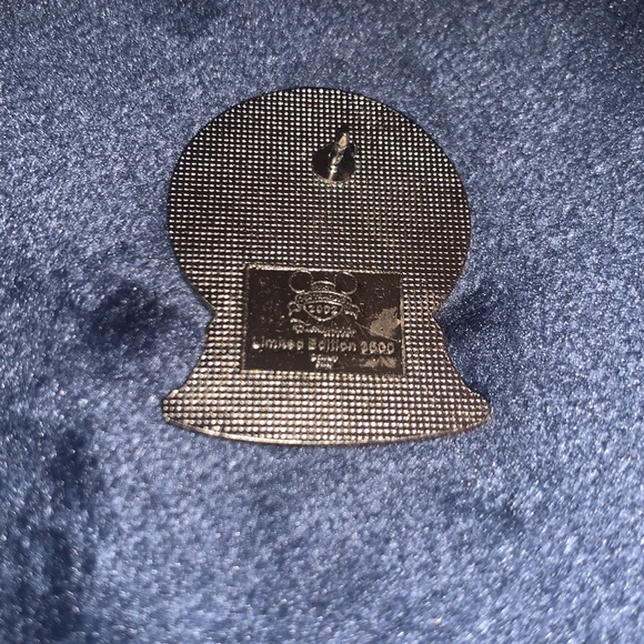 Disney Pin - Picture 2 of 2